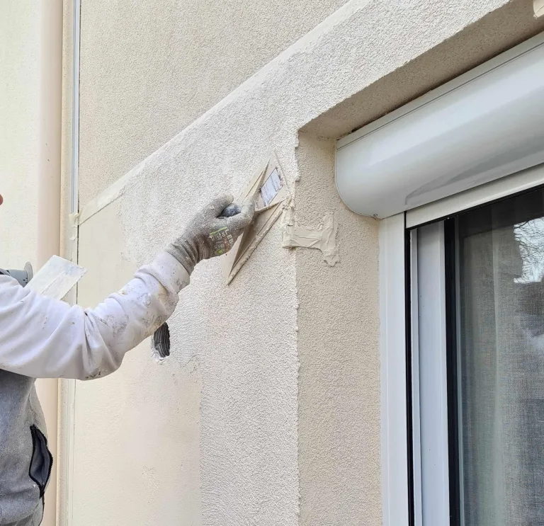 Les enduits minces organiques : une solution de ravalement adaptée aux façades nantaises