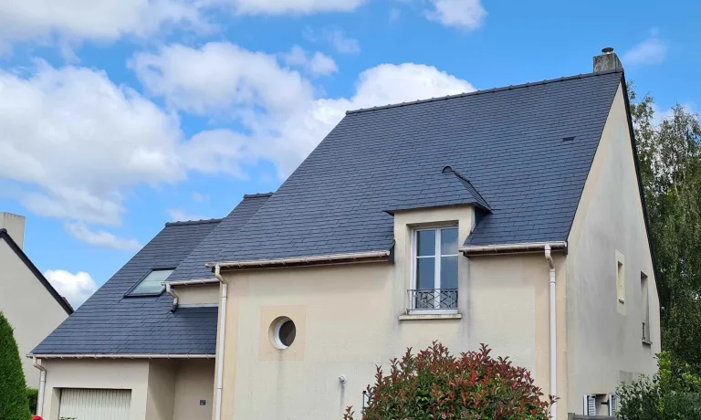 La mise en peinture d’une toiture à Nantes