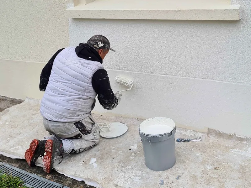 Traitement et réparation des fissures sur façade de maison à Nantes