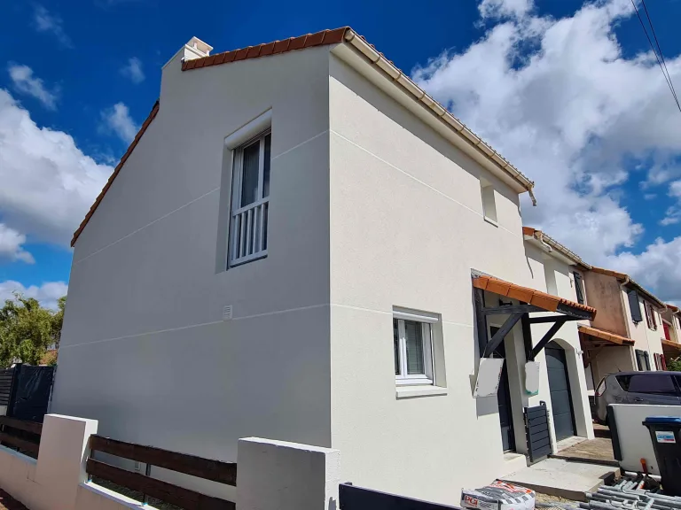 Ravalement de façade avec enduit organique à Saint-Sébastien-sur-Loire